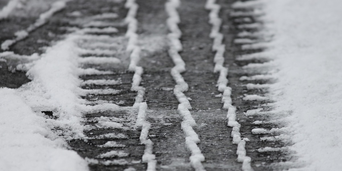Winter tyre tracks